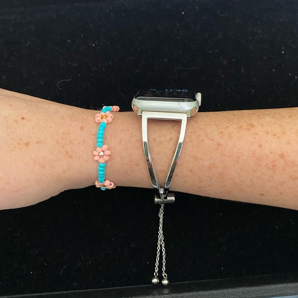 3 Flower Stretch Bracelets - Picture 4 of 10